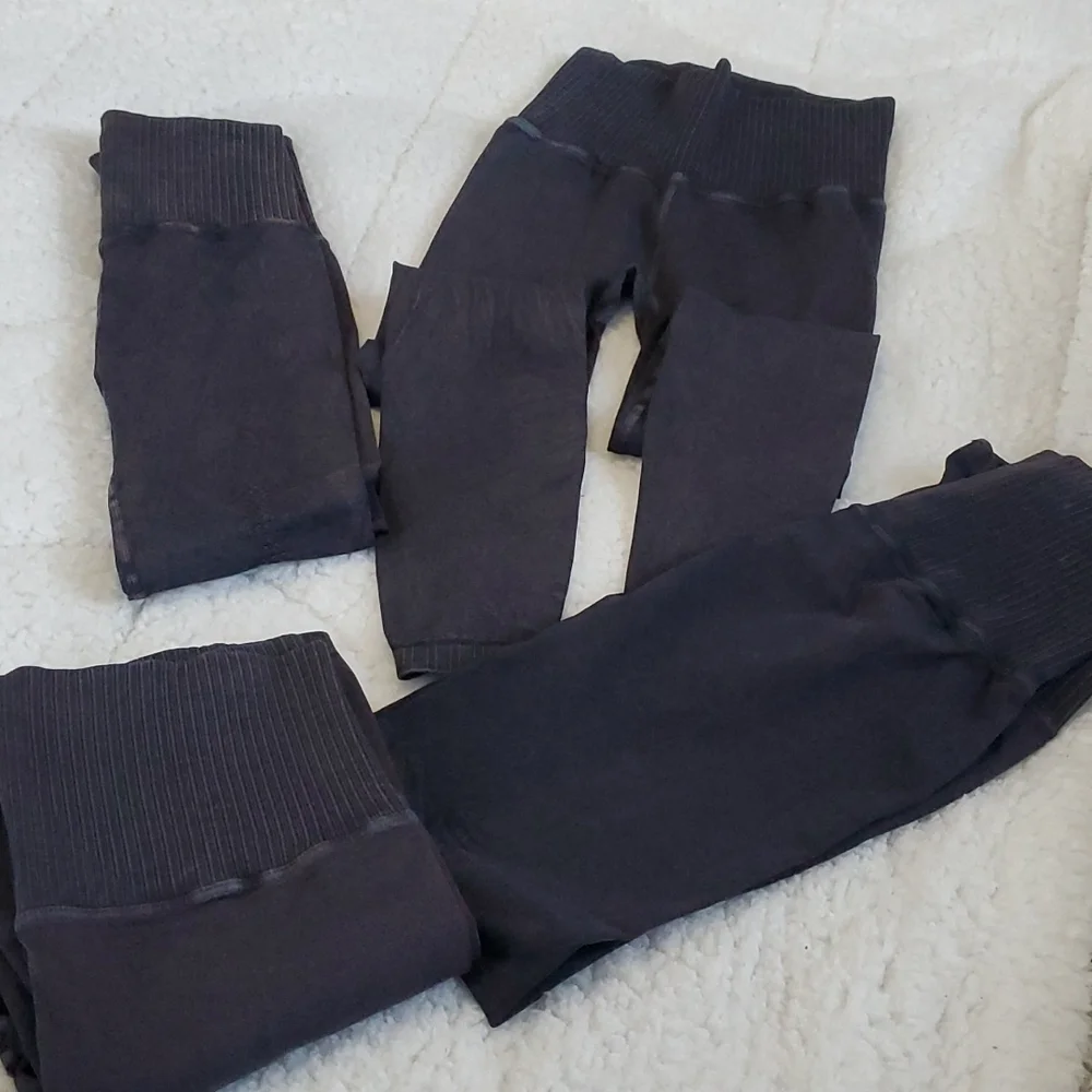 39. Free People High-Rise 7/8 Good Karma Leggings Washed Black - Picture 14 of 17
